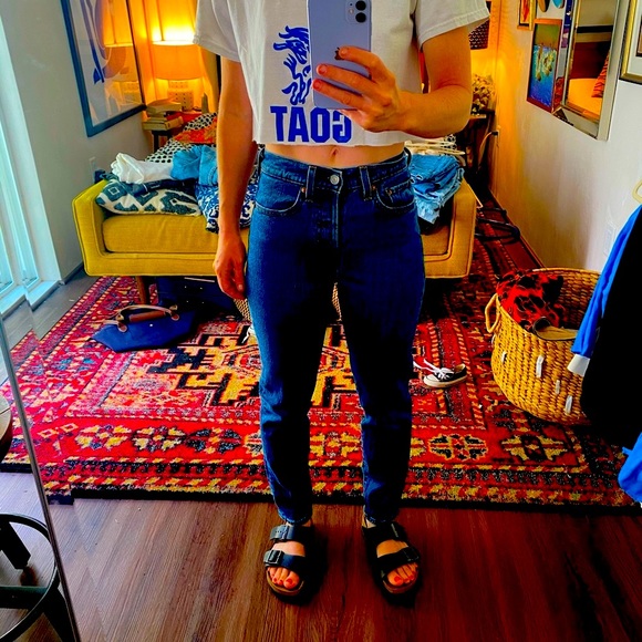 Levi’s - Picture 2 of 3